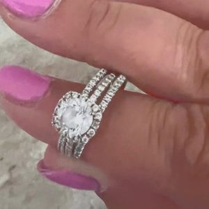 2.5 Carat Engagement Ring Set in Solid 14k White Gold